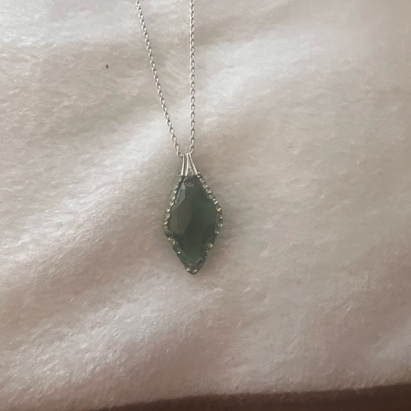 Green Crystal Necklace - Picture 2 of 2